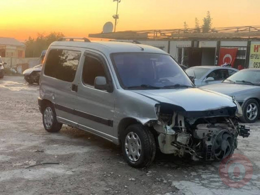 Peugeot partner hasarlı parça parça çıkma parçalar