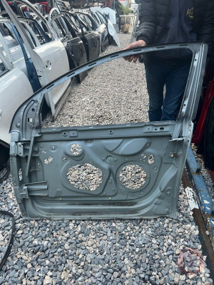 2008 Volkswagen Jetta sol ön kapı iskeleti çıkma