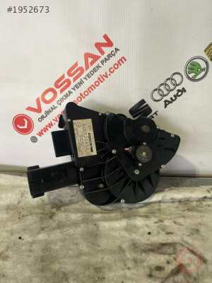 Audi A8 Bağaj Vakumu Motoru Çıkma Orjinal Parça 4E0827852H