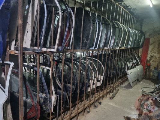 2001-2003 TOYOTA VERSO ÇIKMA TEMİZ  SAĞ ÖN KAPI