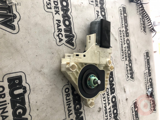 8K0.959.802.A audi a4 sağ ön cam motoru