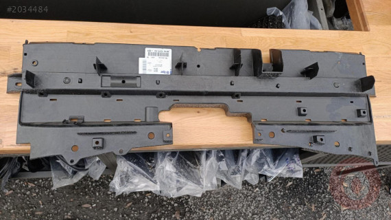 Jeep Cherokee KL ön panel braketi