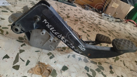 MERCEDES 2002-2008 GAZ FREN PEDALI