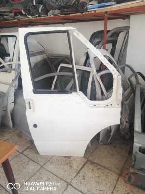 Ford Transit Sağ ön kapı çıkma orijinal hatasız