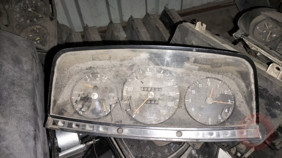 Mercedes w123 kilometre saati