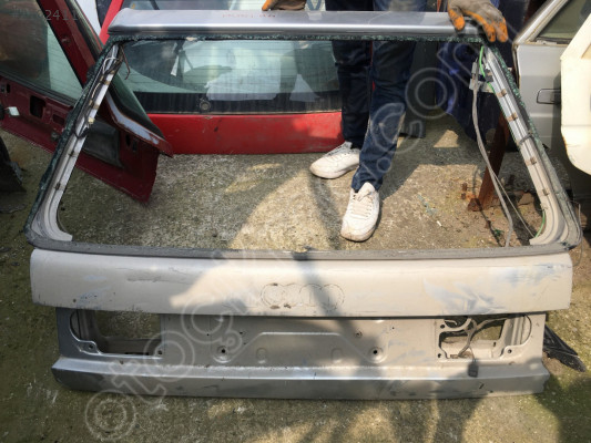 Audi 100 SW Bagaj Kapağı