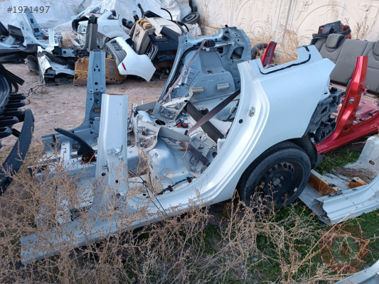Clio 4 grandtour sağ sol arka çamurluk