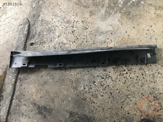 Çıkma orjınal courier sağ ön Kapı marşbiyel plastiği