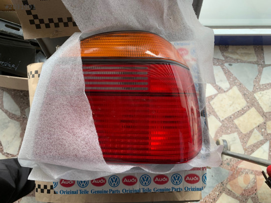 VW GOLF 3 SIFIR ORJİNAL SAĞ ARKA STOP LAMBASI 1H6945112