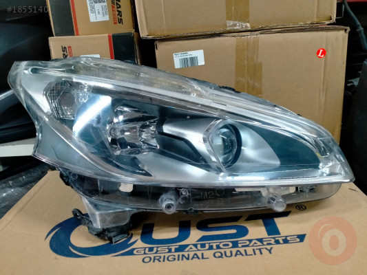 PEUGEOT 208 ÖN SAĞ FAR MERCEKLİ SİYAH