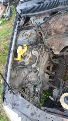 Megane 1 sağ podya kesme çıkma
