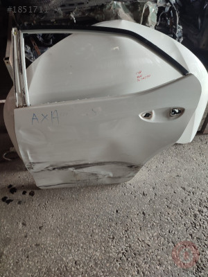 Toyota' Corolla sol arka kapı çıkma orjinal