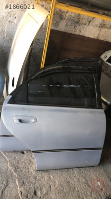 Mazda 626 sağ arka kapı