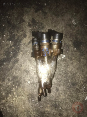 FORD CONNECT 75-90-110 PS YENİ MODEL ENJEKTÖR TAKIMI ÇIKMA