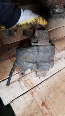 fiat uno çıkma sağ kaliper
