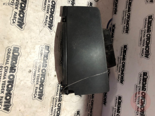04157 T06 Peugeot Partlar tepe plastik