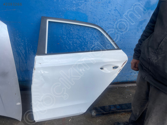 Hyundai i20 sol arka kapı orijinal beyaz