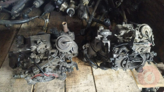 Mazda 626 karbüratör ve emme manifoldu çıkma