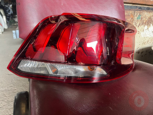 Peugeot 301 sağ arka stop çıkma