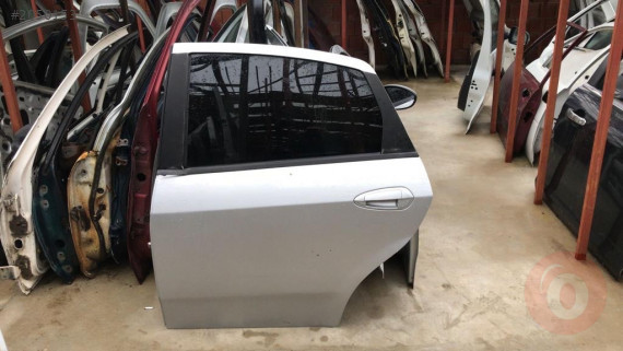 Fiat linea sol arka kapı dolu