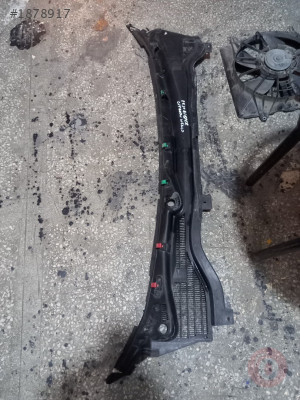Peugeot Bipper ön cam ızgarası