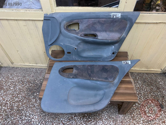 RENAULT MEGANE 1 SAĞ ARKA KAPI DÖŞEMESİ 1997-2001 MODEL