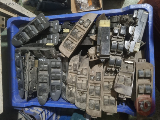 1998-2003 TOYOTA HİLÜX ÇIKMA TEMİZ TEKLİ CAM DÜĞMESİ