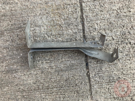 MERCEDES W204 SOL ÖN TAMPON TUTUCU A2045241340