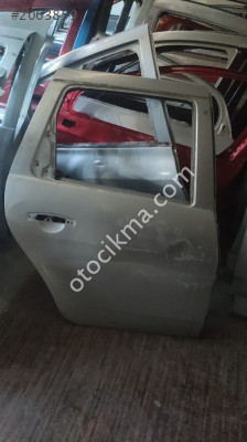 DACİA DUSTER SAĞ ARKA KAPI