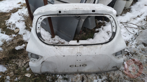 Renault clio 4 çıkma bagaj kapağı az hasarlı