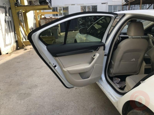 SKODA OCTAVİA 2017 2019 SOL ARKA KAPI   (DOLU) 5E0833051