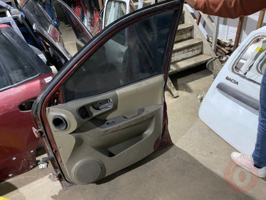 HYUNDAİ SANTAFE SAĞ ÖN KAPI CAM KRİKOSU 2002-2007 MODEL
