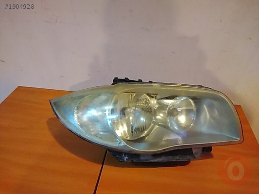 Bmw 1 serisi e87 sağ far orjinal çıkma 63126924486