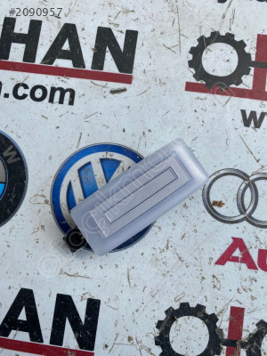 10A947109A volkswagen golf 8 kapı alt aydınlatma lambası