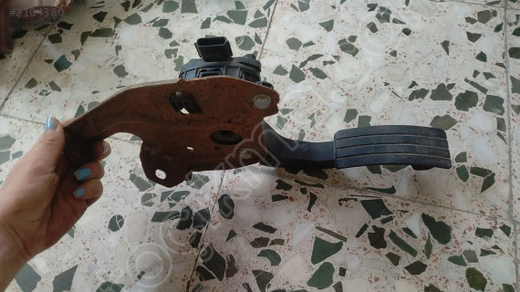 DACİA SANDERO GAZ PEDALI