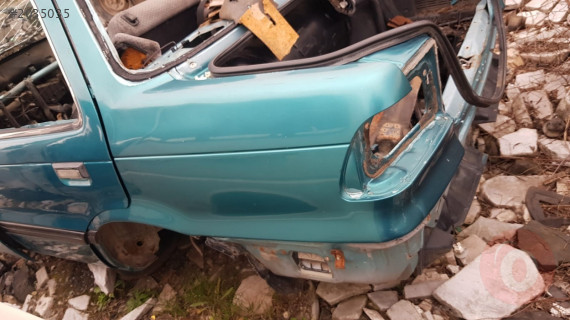 90 mitsubishi lancer kesme sol arka çamurluk