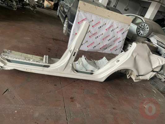 Skoda SuberB Sol Marşbiyel orta direk Kesme 2014