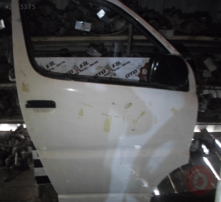 TOYOTA HİACE 2008 ÖN SAĞ KAPI