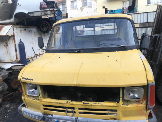 90 model Ford Transit ön kaput