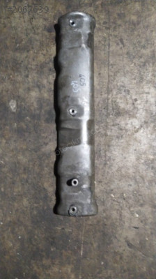 peugeot 405 çıkma külbütör kapağı