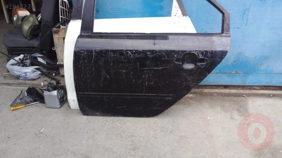 toyota avensis sol arka kapı