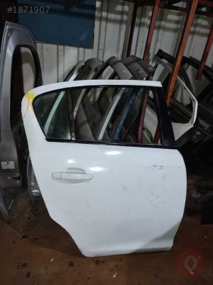 opel corsa d sağ arka kapı beyaz