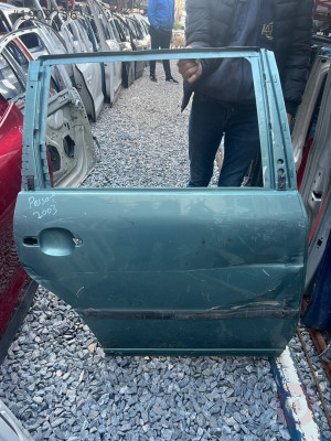 2003-2005 Passat sağ arka kapı çıkma