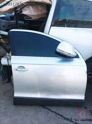 2009-10 AUDİ Q7 SAĞ ÖN DOLU KAPI