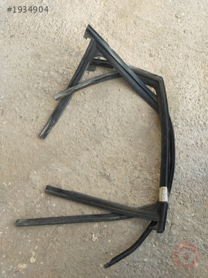 AUDİ A4 KAPI CAM FİTİLİ 8K0837440F 8K5839440F