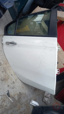 FİAT EGEA ÇIKMA ORİJİNAL SAĞ ARKA KAPI