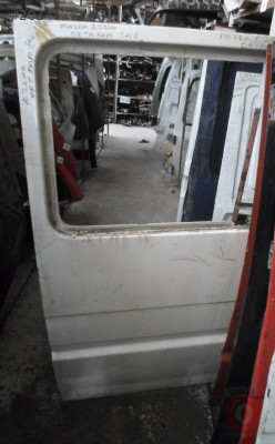 MAZDA E2200 ORTA SAĞ KAPI BEYAZ