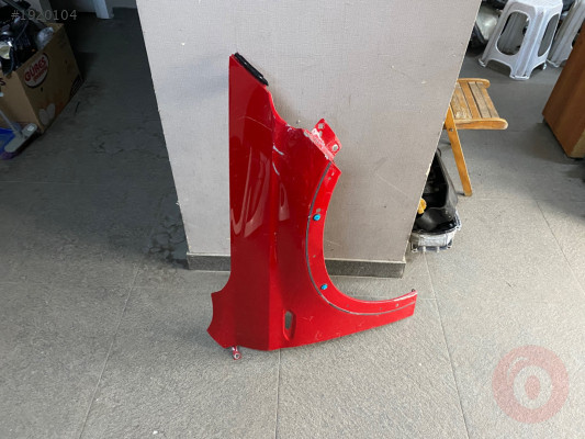 FİAT EGEA CROSS SAĞ ÖN ÇAMURLUK ÇIKMA ORJİNAL KIRMIZI