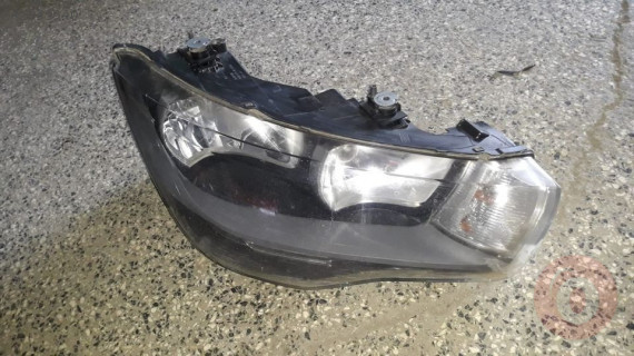 AUDI A1 ÇIKMA SAĞ FAR