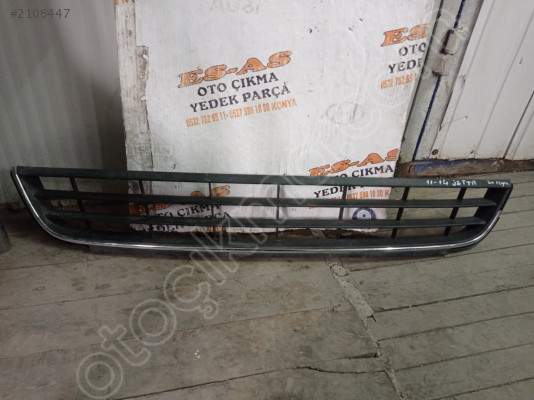 Volkswagen Jetta Çıkma Ön Tampon Orta Izgara 2011-2014